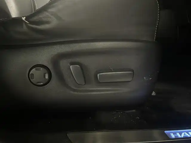 トヨタ ハリアー ハイブリッド プログレス メタル&レザーP 青森県 2017(平29)年 11万km ホワイトパールクリスタルシャイン 純正ＳＤナビＴＶパノラミックビューモニター/レザーシート/電動シート＆シートヒーター/パワーバックドア/ＡＣ１００V/クリアランスソナー/ＬＥＤヘッドライト/社外１７ＡＷ積み込み/純正１８ＡＷ/スマートキー／カードキー/セーフティセンスP/新車時保証書/取扱説明書