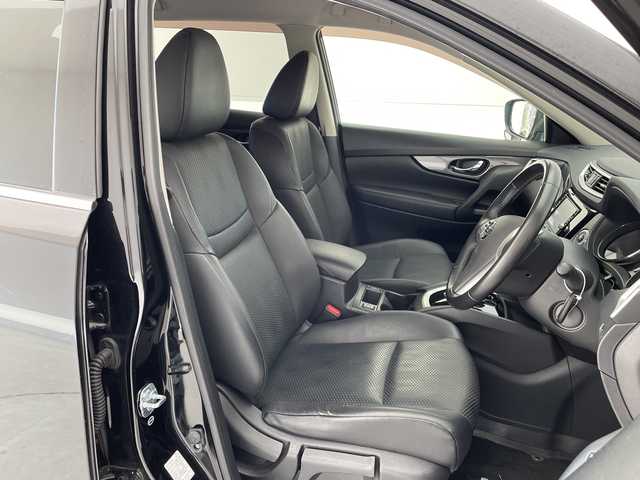 日産 エクストレイル 20X エマージェンシーブレーキ 愛知県 2017(平29)年 5.5万km ダイヤモンドブラック 純正ナビ　SDカードなし/シートヒーター/バックカメラ/コーナーセンサー/アルミホイール/LEDヘッドライト/オートライト/ETC/衝突軽減システム/フルセグ/CD DVD/Bluetooth/ステアリングスイッチ/スマートキー/プッシュスタート