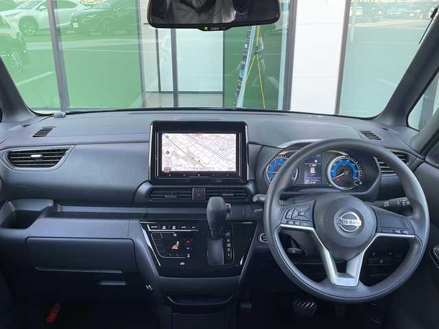 日産 ルークス ハイウェイスター X 香川県 2020(令2)年 4.3万km ブラック 社外9V型サイバーナビ/→フルセグ/CD/DVD/Bluetooth/USB/インテリジェントルームミラー/（インテリジェントアラウンドビューモニター）/JBLスピーカー/片側パワースライドドア/インテリジェントエマージェンシーブレーキ/インテリジェントLI（車線逸脱防止支援システム）/インテリジェントLDW（車線逸脱警報）/インテリジェントBSI（後側方衝突防止支援システム）/ハイビームアシスト/LEDオートライト/LEDフォグランプ/後席パーソナルテーブル/リヤシーリングファン/ステアリングリモコン/純正14インチアルミ/純正フロアマット/アイドリングストップ/プッシュスタート/スマートキー