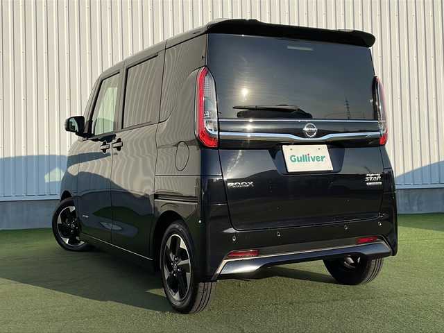 日産 ルークス ハイウェイスター X 香川県 2020(令2)年 4.3万km ブラック 社外9V型サイバーナビ/→フルセグ/CD/DVD/Bluetooth/USB/インテリジェントルームミラー/（インテリジェントアラウンドビューモニター）/JBLスピーカー/片側パワースライドドア/インテリジェントエマージェンシーブレーキ/インテリジェントLI（車線逸脱防止支援システム）/インテリジェントLDW（車線逸脱警報）/インテリジェントBSI（後側方衝突防止支援システム）/ハイビームアシスト/LEDオートライト/LEDフォグランプ/後席パーソナルテーブル/リヤシーリングファン/ステアリングリモコン/純正14インチアルミ/純正フロアマット/アイドリングストップ/プッシュスタート/スマートキー