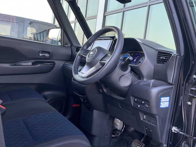 日産 ルークス ハイウェイスター X 香川県 2020(令2)年 4.3万km ブラック 社外9V型サイバーナビ/→フルセグ/CD/DVD/Bluetooth/USB/インテリジェントルームミラー/（インテリジェントアラウンドビューモニター）/JBLスピーカー/片側パワースライドドア/インテリジェントエマージェンシーブレーキ/インテリジェントLI（車線逸脱防止支援システム）/インテリジェントLDW（車線逸脱警報）/インテリジェントBSI（後側方衝突防止支援システム）/ハイビームアシスト/LEDオートライト/LEDフォグランプ/後席パーソナルテーブル/リヤシーリングファン/ステアリングリモコン/純正14インチアルミ/純正フロアマット/アイドリングストップ/プッシュスタート/スマートキー