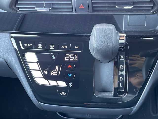 日産 ルークス ハイウェイスター X 香川県 2020(令2)年 4.3万km ブラック 社外9V型サイバーナビ/→フルセグ/CD/DVD/Bluetooth/USB/インテリジェントルームミラー/（インテリジェントアラウンドビューモニター）/JBLスピーカー/片側パワースライドドア/インテリジェントエマージェンシーブレーキ/インテリジェントLI（車線逸脱防止支援システム）/インテリジェントLDW（車線逸脱警報）/インテリジェントBSI（後側方衝突防止支援システム）/ハイビームアシスト/LEDオートライト/LEDフォグランプ/後席パーソナルテーブル/リヤシーリングファン/ステアリングリモコン/純正14インチアルミ/純正フロアマット/アイドリングストップ/プッシュスタート/スマートキー