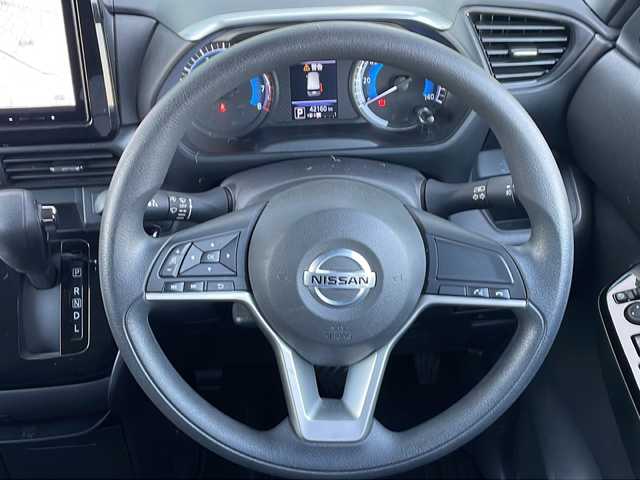 日産 ルークス ハイウェイスター X 香川県 2020(令2)年 4.3万km ブラック 社外9V型サイバーナビ/→フルセグ/CD/DVD/Bluetooth/USB/インテリジェントルームミラー/（インテリジェントアラウンドビューモニター）/JBLスピーカー/片側パワースライドドア/インテリジェントエマージェンシーブレーキ/インテリジェントLI（車線逸脱防止支援システム）/インテリジェントLDW（車線逸脱警報）/インテリジェントBSI（後側方衝突防止支援システム）/ハイビームアシスト/LEDオートライト/LEDフォグランプ/後席パーソナルテーブル/リヤシーリングファン/ステアリングリモコン/純正14インチアルミ/純正フロアマット/アイドリングストップ/プッシュスタート/スマートキー