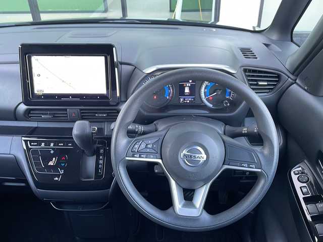 日産 ルークス ハイウェイスター X 香川県 2020(令2)年 4.3万km ブラック 社外9V型サイバーナビ/→フルセグ/CD/DVD/Bluetooth/USB/インテリジェントルームミラー/（インテリジェントアラウンドビューモニター）/JBLスピーカー/片側パワースライドドア/インテリジェントエマージェンシーブレーキ/インテリジェントLI（車線逸脱防止支援システム）/インテリジェントLDW（車線逸脱警報）/インテリジェントBSI（後側方衝突防止支援システム）/ハイビームアシスト/LEDオートライト/LEDフォグランプ/後席パーソナルテーブル/リヤシーリングファン/ステアリングリモコン/純正14インチアルミ/純正フロアマット/アイドリングストップ/プッシュスタート/スマートキー