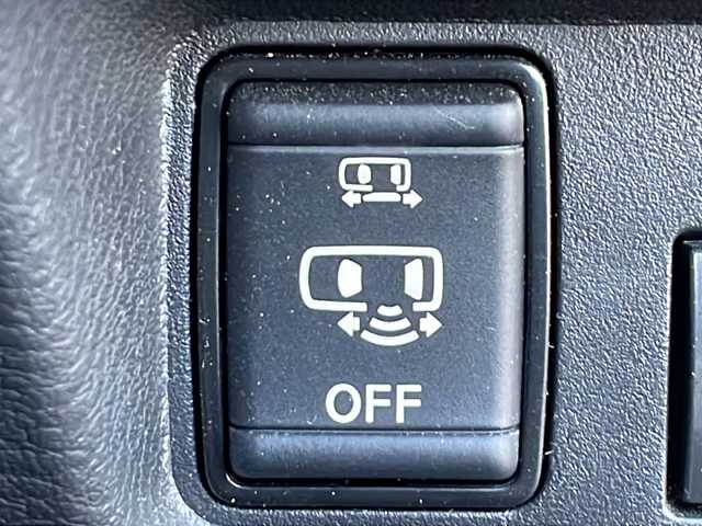 日産 ルークス ハイウェイスター X 香川県 2020(令2)年 4.3万km ブラック 社外9V型サイバーナビ/→フルセグ/CD/DVD/Bluetooth/USB/インテリジェントルームミラー/（インテリジェントアラウンドビューモニター）/JBLスピーカー/片側パワースライドドア/インテリジェントエマージェンシーブレーキ/インテリジェントLI（車線逸脱防止支援システム）/インテリジェントLDW（車線逸脱警報）/インテリジェントBSI（後側方衝突防止支援システム）/ハイビームアシスト/LEDオートライト/LEDフォグランプ/後席パーソナルテーブル/リヤシーリングファン/ステアリングリモコン/純正14インチアルミ/純正フロアマット/アイドリングストップ/プッシュスタート/スマートキー