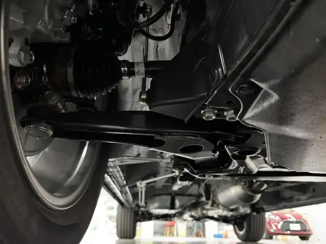 三菱 デリカＤ：５ シャモニー 三重県 2025(令7)年 0.1千km グラファイトグレーメタリック/ブラックマイカ 2.2L ディーゼルターボ/パートタイム4WD/MTモード付インパネ8AT/マルチアラウンドモニター/両側オートスライドドア/e-Assist/・衝突被害軽減ブレーキシステム［FCM］/・車線逸脱警報システム［LDW］/・レーダークルーズコントロールシステム［ACC］/・オートマチックハイビーム［AHB］/・誤発進抑制機能（前進時）/・後側方車両検知警報システム（レーンチェンジアシスト機能付）［BSW/LCA］/・後退時交差車両検知警報システム［RCTA］/など/装備/・ハーフレザーシート/・シートヒーター（D/N）/・パワーシート（D6way）/・エレクトリックテールゲート（電動バックドア）/・左右独立オートエアコン/・AC100V電源コンセント（100W）/・オートライト/・LED ヘッドランプ＋フロントフォグランプ/・パドルシフト/・オートワイパー/・自動防眩ルームミラー（カメラモニター内蔵）/・シャモニー専用 純正18inAW（ブラック塗装）/・プッシュスタート/・CHAMONIX専用OPボディカラー『グラファイトグレーメタリック/ブラックマイカ［U27X42］［H2X］』/・保/取/・スマートキーx2/など