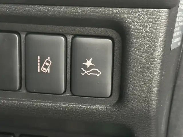 三菱 デリカＤ：５ シャモニー 三重県 2025(令7)年 0.1千km グラファイトグレーメタリック/ブラックマイカ 2.2L ディーゼルターボ/パートタイム4WD/MTモード付インパネ8AT/マルチアラウンドモニター/両側オートスライドドア/e-Assist/・衝突被害軽減ブレーキシステム［FCM］/・車線逸脱警報システム［LDW］/・レーダークルーズコントロールシステム［ACC］/・オートマチックハイビーム［AHB］/・誤発進抑制機能（前進時）/・後側方車両検知警報システム（レーンチェンジアシスト機能付）［BSW/LCA］/・後退時交差車両検知警報システム［RCTA］/など/装備/・ハーフレザーシート/・シートヒーター（D/N）/・パワーシート（D6way）/・エレクトリックテールゲート（電動バックドア）/・左右独立オートエアコン/・AC100V電源コンセント（100W）/・オートライト/・LED ヘッドランプ＋フロントフォグランプ/・パドルシフト/・オートワイパー/・自動防眩ルームミラー（カメラモニター内蔵）/・シャモニー専用 純正18inAW（ブラック塗装）/・プッシュスタート/・CHAMONIX専用OPボディカラー『グラファイトグレーメタリック/ブラックマイカ［U27X42］［H2X］』/・保/取/・スマートキーx2/など