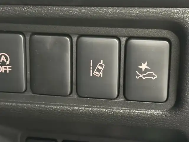 三菱 デリカＤ：５ シャモニー 三重県 2025(令7)年 0.1千km グラファイトグレーメタリック/ブラックマイカ 2.2L ディーゼルターボ/パートタイム4WD/MTモード付インパネ8AT/マルチアラウンドモニター/両側オートスライドドア/e-Assist/・衝突被害軽減ブレーキシステム［FCM］/・車線逸脱警報システム［LDW］/・レーダークルーズコントロールシステム［ACC］/・オートマチックハイビーム［AHB］/・誤発進抑制機能（前進時）/・後側方車両検知警報システム（レーンチェンジアシスト機能付）［BSW/LCA］/・後退時交差車両検知警報システム［RCTA］/など/装備/・ハーフレザーシート/・シートヒーター（D/N）/・パワーシート（D6way）/・エレクトリックテールゲート（電動バックドア）/・左右独立オートエアコン/・AC100V電源コンセント（100W）/・オートライト/・LED ヘッドランプ＋フロントフォグランプ/・パドルシフト/・オートワイパー/・自動防眩ルームミラー（カメラモニター内蔵）/・シャモニー専用 純正18inAW（ブラック塗装）/・プッシュスタート/・CHAMONIX専用OPボディカラー『グラファイトグレーメタリック/ブラックマイカ［U27X42］［H2X］』/・保/取/・スマートキーx2/など