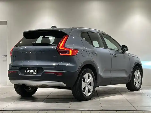 ボルボ ＸＣ４０ B4 モメンタム 愛知県 2020(令2)年 4.3万km ライトブルーⅡ クライメートＰＫＧ　/シートヒーター　/ハンドルヒーター　/インテリジェントセーフティ　/純正ナビ　/Ｂｌｕｅｔｏｏｔｈ　/フルセグＴＶ　/ＡｐｐｌｅＣａｒＰｌａｙ　/ＡｎｄｒｏｉｄＡｕｔｏ　/ＡＣＣ　/ＬＫＡ　/ＢＳＭ/パワーバックドア/プッシュスタート/アイドリングストップ/ETC