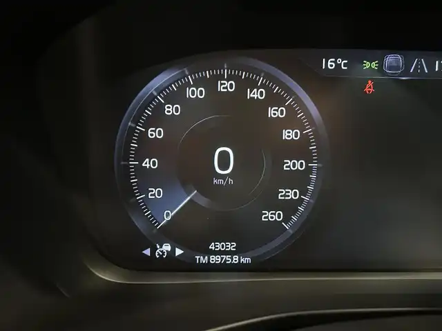 ボルボ ＸＣ４０ B4 モメンタム 愛知県 2020(令2)年 4.3万km ライトブルーⅡ クライメートＰＫＧ　/シートヒーター　/ハンドルヒーター　/インテリジェントセーフティ　/純正ナビ　/Ｂｌｕｅｔｏｏｔｈ　/フルセグＴＶ　/ＡｐｐｌｅＣａｒＰｌａｙ　/ＡｎｄｒｏｉｄＡｕｔｏ　/ＡＣＣ　/ＬＫＡ　/ＢＳＭ/パワーバックドア/プッシュスタート/アイドリングストップ/ETC