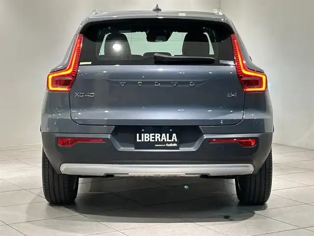 ボルボ ＸＣ４０ B4 モメンタム 愛知県 2020(令2)年 4.3万km ライトブルーⅡ クライメートＰＫＧ　/シートヒーター　/ハンドルヒーター　/インテリジェントセーフティ　/純正ナビ　/Ｂｌｕｅｔｏｏｔｈ　/フルセグＴＶ　/ＡｐｐｌｅＣａｒＰｌａｙ　/ＡｎｄｒｏｉｄＡｕｔｏ　/ＡＣＣ　/ＬＫＡ　/ＢＳＭ/パワーバックドア/プッシュスタート/アイドリングストップ/ETC