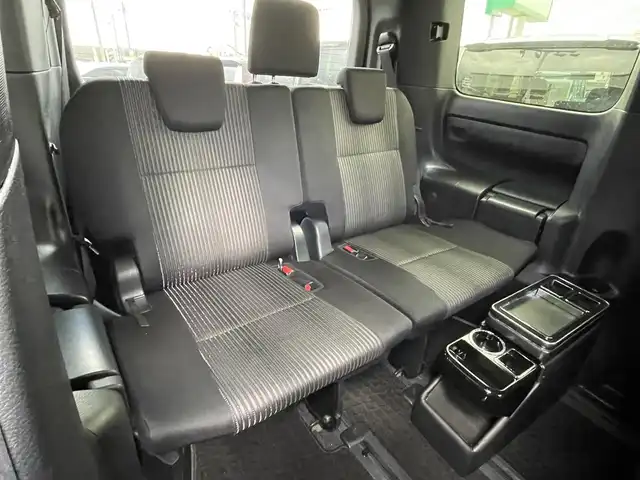 トヨタ ヴォクシー ZS 煌 青森県 2017(平29)年 4.9万km ブラック 4WD/ワンオーナー/純正メモリーナビ/フルセグTV/CD/DVD/BT/後席用フリップダウンモニター/両側パワースライドドア/トヨタセーフティセンス/プリクラッシュセーフティ/レーンキープアシスト/オートマチックハイビーム/ETC/クルーズコントロール/LEDオートライト