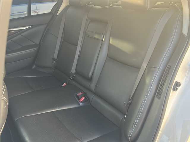 日産 スカイライン ハイブリッド 350GT Type SP 静岡県 2015(平27)年 15.2万km パール