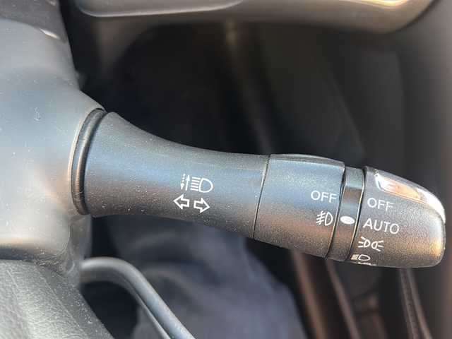 日産 スカイライン ハイブリッド 350GT Type SP 静岡県 2015(平27)年 15.2万km パール