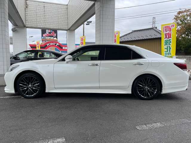 トヨタ クラウン ハイブリッド アスリートSJ-フロンティアLTD 福岡県 2018(平30)年 7.7万km ホワイトパールクリスタルシャイン サンルーフ/モデリスタエアロ/モデリスタマフラー/トヨタセーフティーセンス/・プリクラッシュセーフティ/・レーダークルーズコントロール/・レーントレーシングアシスト/・オートマチックハイビーム/・レーンディパーチャーアラート/純正メモリナビ/DTV/　CD/DVD/BT/BD/AUX/SD/USB/ハーフレザーシート/前席パワーシート/前席シートヒーター/バックカメラ/クリアランスソナー/純正ドライブレコーダー/プッシュスタート/ドアバイザー/スペアタイヤ/純正ビルトイン2.0ETC/ユピテルレーダー探知機/【SCX-R203】
