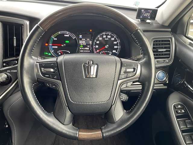 トヨタ クラウン ハイブリッド アスリートSJ-フロンティアLTD 福岡県 2018(平30)年 7.7万km ホワイトパールクリスタルシャイン サンルーフ/モデリスタエアロ/モデリスタマフラー/トヨタセーフティーセンス/・プリクラッシュセーフティ/・レーダークルーズコントロール/・レーントレーシングアシスト/・オートマチックハイビーム/・レーンディパーチャーアラート/純正メモリナビ/DTV/　CD/DVD/BT/BD/AUX/SD/USB/ハーフレザーシート/前席パワーシート/前席シートヒーター/バックカメラ/クリアランスソナー/純正ドライブレコーダー/プッシュスタート/ドアバイザー/スペアタイヤ/純正ビルトイン2.0ETC/ユピテルレーダー探知機/【SCX-R203】