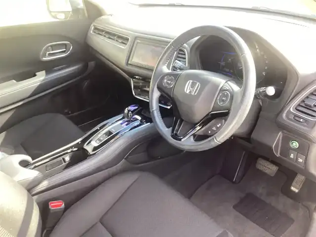 ホンダ ヴェゼル ハイブリッド X 千葉県 2015(平27)年 11.1万km ホワイトオーキッドパール ワンオーナー 車/純正ナビゲーション/Bluetooth/CD/TV/バックカメラ/スマートキー×2/LEDヘッドライト/横滑り防止装置/取り扱い説明書有り/ドライブレコーダー/ETC