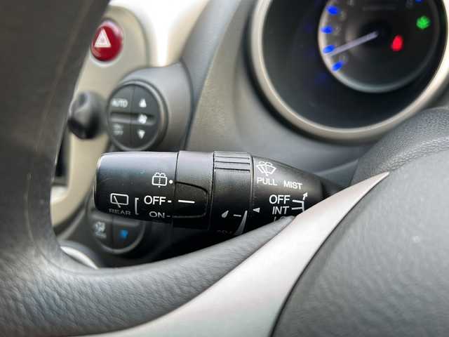 ホンダ フィット ハイブリット スマート セレクション 兵庫県 2011(平23)年 8.4万km プレミアムホワイトパール 社外ナビ（ワンセグ/FM/AM//Bluetooth）/スマートキー/クルーズコントロール/ＥＴＣ/ＵＳＢ/純正フロアマット/ステアリングリモコン/オートライト/ドアバイザー