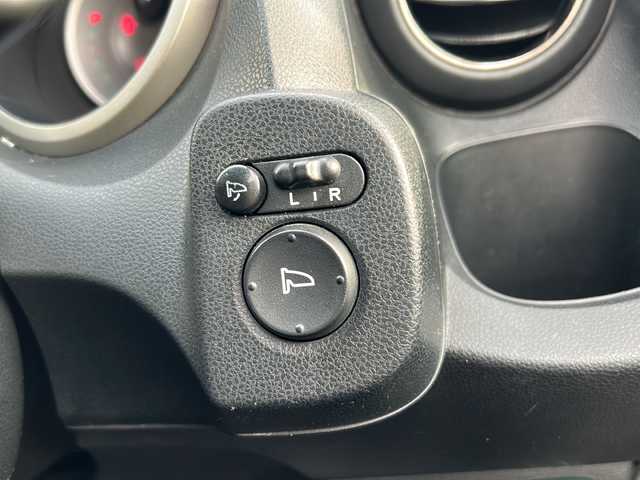 ホンダ フィット ハイブリット スマート セレクション 兵庫県 2011(平23)年 8.4万km プレミアムホワイトパール 社外ナビ（ワンセグ/FM/AM//Bluetooth）/スマートキー/クルーズコントロール/ＥＴＣ/ＵＳＢ/純正フロアマット/ステアリングリモコン/オートライト/ドアバイザー