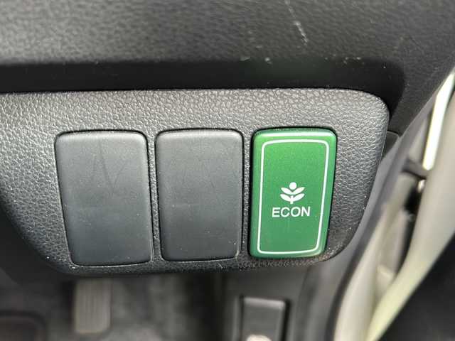 ホンダ フィット ハイブリット スマート セレクション 兵庫県 2011(平23)年 8.4万km プレミアムホワイトパール 社外ナビ（ワンセグ/FM/AM//Bluetooth）/スマートキー/クルーズコントロール/ＥＴＣ/ＵＳＢ/純正フロアマット/ステアリングリモコン/オートライト/ドアバイザー