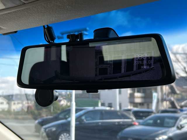 三菱 デリカＤ：５ D－Power package 大阪府 2017(平29)年 8.9万km ダイヤモンドブラックマイカ フリップダウンモニター（カロッツェリア）　社外１６ＡＷ　クルーズコントロール　シートヒーター　両側パワースライドドア　デジタルインナーミラー　バックカメラ　ＥＴＣ　ストラーダナビ　フルセグＴＶ　社外ナビ　ＣＤ　ＤＶＤ　Ｂｌｕｅｔｏｏｔｈ　純正オーディオ　社外フロアマット　HIDヘッドライト　パワーバックドア