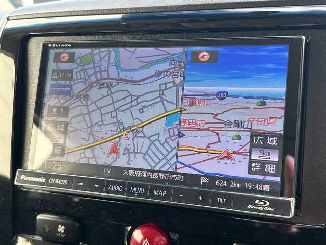 三菱 デリカＤ：５ D－Power package 大阪府 2017(平29)年 8.9万km ダイヤモンドブラックマイカ フリップダウンモニター（カロッツェリア）　社外１６ＡＷ　クルーズコントロール　シートヒーター　両側パワースライドドア　デジタルインナーミラー　バックカメラ　ＥＴＣ　ストラーダナビ　フルセグＴＶ　社外ナビ　ＣＤ　ＤＶＤ　Ｂｌｕｅｔｏｏｔｈ　純正オーディオ　社外フロアマット　HIDヘッドライト　パワーバックドア