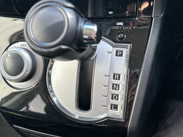 三菱 デリカＤ：５ D－Power package 大阪府 2017(平29)年 8.9万km ダイヤモンドブラックマイカ フリップダウンモニター（カロッツェリア）　社外１６ＡＷ　クルーズコントロール　シートヒーター　両側パワースライドドア　デジタルインナーミラー　バックカメラ　ＥＴＣ　ストラーダナビ　フルセグＴＶ　社外ナビ　ＣＤ　ＤＶＤ　Ｂｌｕｅｔｏｏｔｈ　純正オーディオ　社外フロアマット　HIDヘッドライト　パワーバックドア