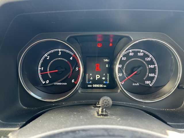 三菱 デリカＤ：５ D－Power package 大阪府 2017(平29)年 8.9万km ダイヤモンドブラックマイカ フリップダウンモニター（カロッツェリア）　社外１６ＡＷ　クルーズコントロール　シートヒーター　両側パワースライドドア　デジタルインナーミラー　バックカメラ　ＥＴＣ　ストラーダナビ　フルセグＴＶ　社外ナビ　ＣＤ　ＤＶＤ　Ｂｌｕｅｔｏｏｔｈ　純正オーディオ　社外フロアマット　HIDヘッドライト　パワーバックドア