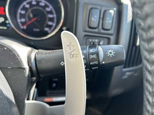 三菱 デリカＤ：５ D－Power package 大阪府 2017(平29)年 8.9万km ダイヤモンドブラックマイカ フリップダウンモニター（カロッツェリア）　社外１６ＡＷ　クルーズコントロール　シートヒーター　両側パワースライドドア　デジタルインナーミラー　バックカメラ　ＥＴＣ　ストラーダナビ　フルセグＴＶ　社外ナビ　ＣＤ　ＤＶＤ　Ｂｌｕｅｔｏｏｔｈ　純正オーディオ　社外フロアマット　HIDヘッドライト　パワーバックドア