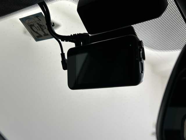 ＢＭＷ ３２０ｉ Mスポーツ 三重県 2020(令2)年 7万km 白 /禁煙車//BMWライブ・コックピット：//12.3インチ マルチ・ディスプレイ・メーター・パネル//10.25インチ ワイド・コントロール・ディスプレイ//HDDナビゲーション・システム//Mスポーツ専用マルチファンクション/　Mスポーツ・レザー・ステアリング・ホイール（パドルシフト付）//Mスポーツ専用スポーツ・シート（運転席&助手席）//アルカンタラ／センサテック・コンビネーション・シート/＜カラー：ブラック（ブルー・ステッチ付）＞//パーキング・アシスト：//PDC//パーキング・アシスト（並列・縦列）//リヤ・ビュー・カメラ（予想進路表示機能付）//ワイヤレス充電//レーダークルーズコントロール//インテリジェントセーフティ//衝突軽減ブレーキ//レーンキープアシスト//ブラインドスポットモニター//オートハイビーム//純正前後ドライブレコーダー