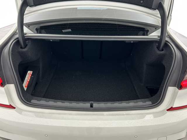 ＢＭＷ ３２０ｉ Mスポーツ 三重県 2020(令2)年 7万km 白 /禁煙車//BMWライブ・コックピット：//12.3インチ マルチ・ディスプレイ・メーター・パネル//10.25インチ ワイド・コントロール・ディスプレイ//HDDナビゲーション・システム//Mスポーツ専用マルチファンクション/　Mスポーツ・レザー・ステアリング・ホイール（パドルシフト付）//Mスポーツ専用スポーツ・シート（運転席&助手席）//アルカンタラ／センサテック・コンビネーション・シート/＜カラー：ブラック（ブルー・ステッチ付）＞//パーキング・アシスト：//PDC//パーキング・アシスト（並列・縦列）//リヤ・ビュー・カメラ（予想進路表示機能付）//ワイヤレス充電//レーダークルーズコントロール//インテリジェントセーフティ//衝突軽減ブレーキ//レーンキープアシスト//ブラインドスポットモニター//オートハイビーム//純正前後ドライブレコーダー