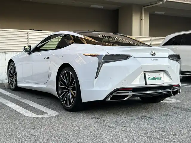 レクサス ＬＣ 500 Lパッケージ 大阪府 2025(令7)年 0.4万km ホワイトノーヴァガラスフレーク ガラスパノラマルーフ/OP21インチ10本V字スポークAW/純正12.3インチディスプレイオーディオ/　・Bluetooth/　・AM/FM/　・フルセグTV/　・AppleCarplay/　・AndroidAuto/レクサスセーフティーシステム+/　・プリクラッシュセーフティー/　・レーントレーシングアシスト/　・オートマチックハイビーム/　・レーダークルーズコントロール/　・ロードサインアシスト/ブラインドスポットモニター/アラウンドビューモニター/前席パワーシート/運転席メモリシート/ブラックレザーシート/ベンチレーション/シートヒーター/ステアリングヒーター/ステアリングスイッチ/純正フロアマット/パドルシフト