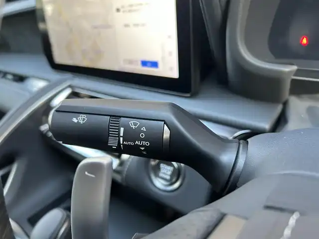 レクサス ＬＣ 500 Lパッケージ 大阪府 2025(令7)年 0.4万km ホワイトノーヴァガラスフレーク ガラスパノラマルーフ/OP21インチ10本V字スポークAW/純正12.3インチディスプレイオーディオ/　・Bluetooth/　・AM/FM/　・フルセグTV/　・AppleCarplay/　・AndroidAuto/レクサスセーフティーシステム+/　・プリクラッシュセーフティー/　・レーントレーシングアシスト/　・オートマチックハイビーム/　・レーダークルーズコントロール/　・ロードサインアシスト/ブラインドスポットモニター/アラウンドビューモニター/前席パワーシート/運転席メモリシート/ブラックレザーシート/ベンチレーション/シートヒーター/ステアリングヒーター/ステアリングスイッチ/純正フロアマット/パドルシフト