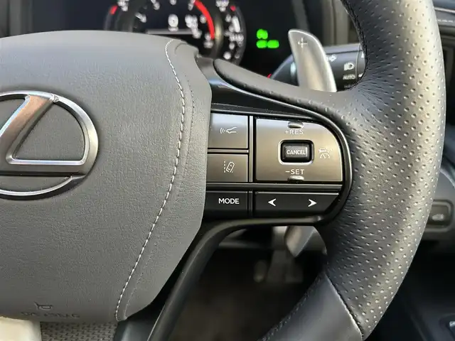 レクサス ＬＣ 500 Lパッケージ 大阪府 2025(令7)年 0.4万km ホワイトノーヴァガラスフレーク ガラスパノラマルーフ/OP21インチ10本V字スポークAW/純正12.3インチディスプレイオーディオ/　・Bluetooth/　・AM/FM/　・フルセグTV/　・AppleCarplay/　・AndroidAuto/レクサスセーフティーシステム+/　・プリクラッシュセーフティー/　・レーントレーシングアシスト/　・オートマチックハイビーム/　・レーダークルーズコントロール/　・ロードサインアシスト/ブラインドスポットモニター/アラウンドビューモニター/前席パワーシート/運転席メモリシート/ブラックレザーシート/ベンチレーション/シートヒーター/ステアリングヒーター/ステアリングスイッチ/純正フロアマット/パドルシフト