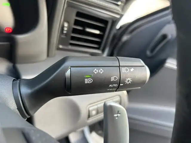 レクサス ＬＣ 500 Lパッケージ 大阪府 2025(令7)年 0.4万km ホワイトノーヴァガラスフレーク ガラスパノラマルーフ/OP21インチ10本V字スポークAW/純正12.3インチディスプレイオーディオ/　・Bluetooth/　・AM/FM/　・フルセグTV/　・AppleCarplay/　・AndroidAuto/レクサスセーフティーシステム+/　・プリクラッシュセーフティー/　・レーントレーシングアシスト/　・オートマチックハイビーム/　・レーダークルーズコントロール/　・ロードサインアシスト/ブラインドスポットモニター/アラウンドビューモニター/前席パワーシート/運転席メモリシート/ブラックレザーシート/ベンチレーション/シートヒーター/ステアリングヒーター/ステアリングスイッチ/純正フロアマット/パドルシフト