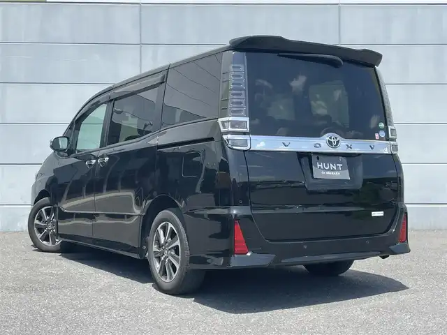 トヨタ ヴォクシー ZS 煌Ⅱ 千葉県 2020(令2)年 3.6万km イナズマスパーキングブラックガラスフレーク 純正10インチナビ/フルセグTV/CD/DVD/BT/ビルトインETC/純正12インチフリップダウンモニター/LEDヘッドライト/LEDフォグ/ウインカーミラー/ステアリングスイッチ/純正16インチアルミホイール