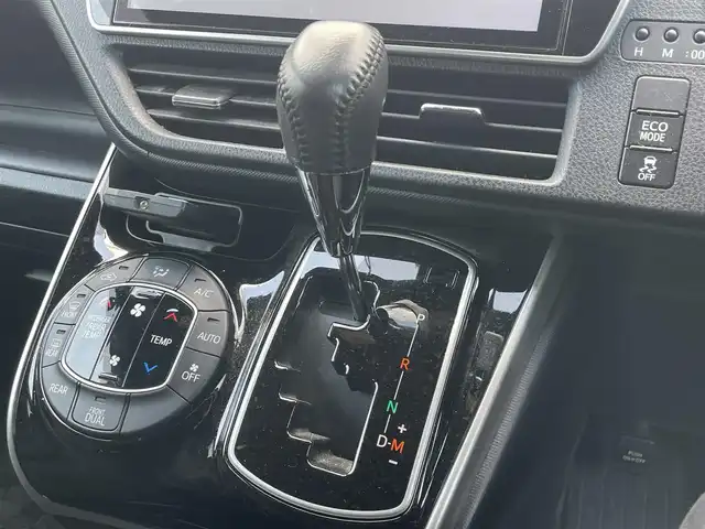 トヨタ ヴォクシー ZS 煌Ⅱ 千葉県 2020(令2)年 3.6万km イナズマスパーキングブラックガラスフレーク 純正10インチナビ/フルセグTV/CD/DVD/BT/ビルトインETC/純正12インチフリップダウンモニター/LEDヘッドライト/LEDフォグ/ウインカーミラー/ステアリングスイッチ/純正16インチアルミホイール