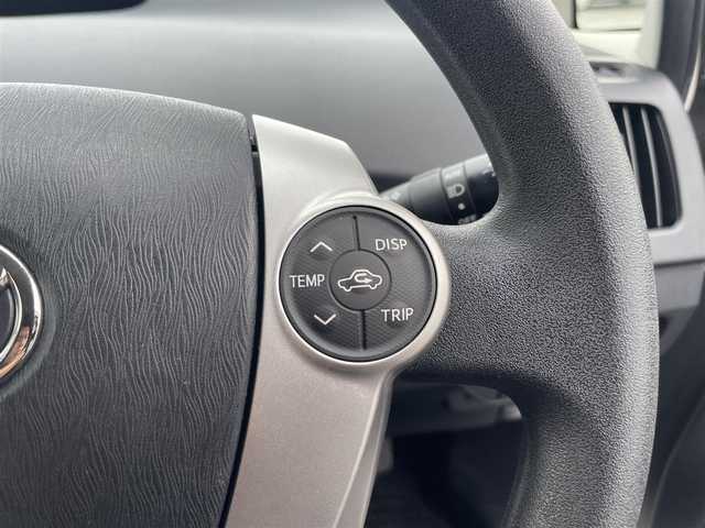 トヨタ プリウス S 福岡県 2014(平26)年 9.6万km ホワイトパールクリスタルシャイン (株)IDOMが運営する【じしゃロン八幡西店】の自社ローン専用車両になります。こちらは現金またはオートローンご利用時の価格です。自社ローンご希望の方は別途その旨お申付け下さい/純正ナビ（Bluetooth/フルセグTV）/ETC/バックカメラ/前方ドライブレコーダー/純正フロアマット/オートライト/ABS/横滑り防止装置/LEDヘッドライト