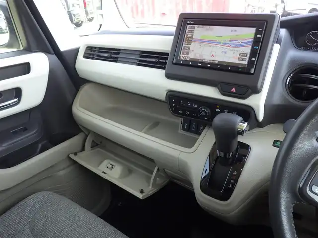 ホンダ Ｎ ＢＯＸ G EX ターボ ホンダセンシング 千葉県 2019(令1)年 3万km ピーチブロッサムパール ホンダセンシング/・衝突軽減ブレーキ（CMBS）/・車線維持支援システム（LKAS）/・アダプティブクルーズコントロール（ACC）/・後方誤発進抑制機能/・誤発進抑制機能/両側パワースライドドア/純正メモリーナビ/【CD再生機能　Bluetooth接続】/バックカメラ/ドライブレコーダー/革巻きステアリング/ステアリングスイッチ/ETC/LEDヘッドライト/ウインカーミラー/リアコーナーセンサー/Moduro14インチアルミホイル/サイド/カーテンエアバッグ/Honda スマートキー