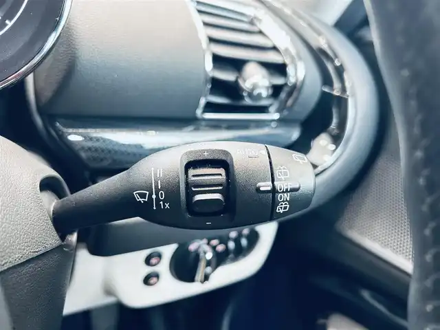ＭＩＮＩ ＢＭＷ ミニ クラブマン クーパーSD 大阪府 2021(令3)年 2.7万km MINI Yoursエニグマティックブラック レザーシートP/ペッパーP/インテリジェントセーフティ/パワーシート/シートヒーター/Dシートメモリ/純正ナビ/バックカメラ/ACC/HUD/純正17インチAW/LEDヘッドライト/クリアランスソナー
