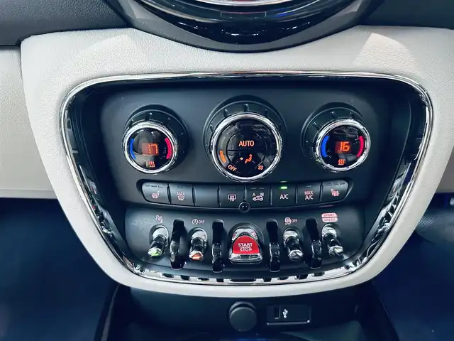 ＭＩＮＩ ＢＭＷ ミニ クラブマン クーパーSD 大阪府 2021(令3)年 2.7万km MINI Yoursエニグマティックブラック レザーシートP/ペッパーP/インテリジェントセーフティ/パワーシート/シートヒーター/Dシートメモリ/純正ナビ/バックカメラ/ACC/HUD/純正17インチAW/LEDヘッドライト/クリアランスソナー