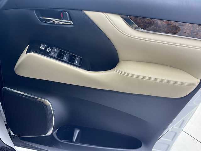 トヨタ ヴェルファイア V 沖縄県 2020(令2)年 5.1万km ホワイトパールクリスタルシャイン モデリスタフルエアロ/サンルーフ/純正ディスプレイオーディオ/(ナビ/DTV/DVD/Bluetooth/Apple carplay)/純正フリップダウンモニター/デジタルインナーミラー/バックカメラ/ETC2.0/ベージュ革シート/前席パワーシート/シートヒーター/ベンチレーション/両側パワースライドドア/電動リアゲート/コーナーセンサー/クルーズコントロール/純正17インチAW/LEDヘッドライト