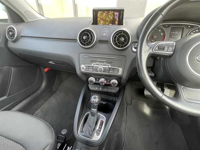 アウディ Ａ１ SB 1．0TFSI 石川県 2016(平28)年 2.8万km 白 メモリナビ/フルセグテレビ/バックカメラ/アイドリングストップ/プッシュスタート/ドライブレコーダー/ETC/コーナーセンサー前後/オートライト/HIDライト