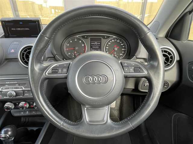 アウディ Ａ１ SB 1．0TFSI 石川県 2016(平28)年 2.8万km 白 メモリナビ/フルセグテレビ/バックカメラ/アイドリングストップ/プッシュスタート/ドライブレコーダー/ETC/コーナーセンサー前後/オートライト/HIDライト