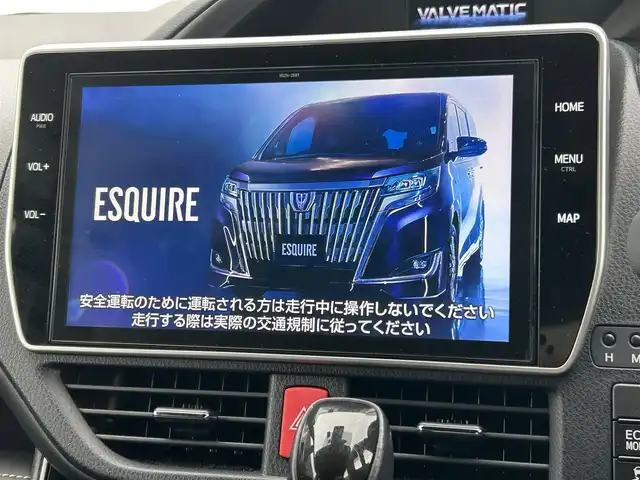 トヨタ エスクァイア Gi プレミアムパッケージ ブラックテーラード 大阪府 2020(令2)年 1.2万km ブラック 純正１０インチナビ/   フルセグTV/CD/DVD/Bluetooth/USB/バックモニター/１２．１型後席モニター/衝突軽減ブレーキ/横滑り防止装置/前席シートヒーター/両側パワースライドドア/クルーズコントロール/レーンキープアシスト/オートマチックハイビーム/ドライブレコーダー/コーナーセンサー/純正フロアマット/プッシュスタート/スマートキー/ETC/LED