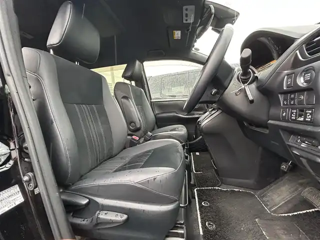 トヨタ エスクァイア Gi プレミアムパッケージ ブラックテーラード 大阪府 2020(令2)年 1.2万km ブラック 純正１０インチナビ/   フルセグTV/CD/DVD/Bluetooth/USB/バックモニター/１２．１型後席モニター/衝突軽減ブレーキ/横滑り防止装置/前席シートヒーター/両側パワースライドドア/クルーズコントロール/レーンキープアシスト/オートマチックハイビーム/ドライブレコーダー/コーナーセンサー/純正フロアマット/プッシュスタート/スマートキー/ETC/LED