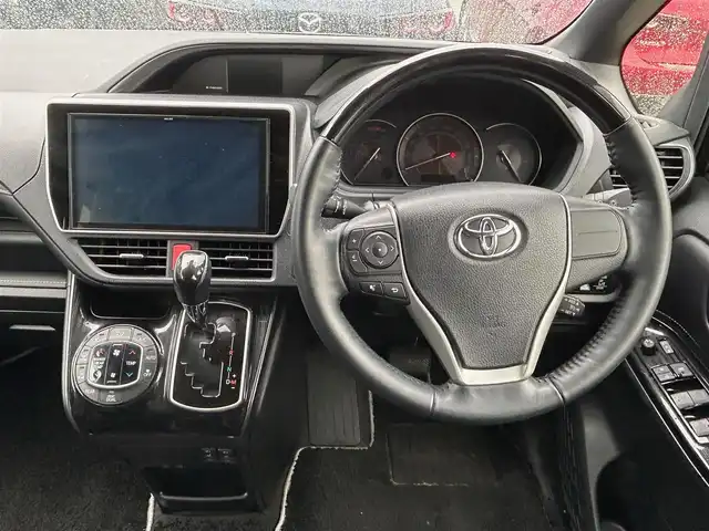 トヨタ エスクァイア Gi プレミアムパッケージ ブラックテーラード 大阪府 2020(令2)年 1.2万km ブラック 純正１０インチナビ/   フルセグTV/CD/DVD/Bluetooth/USB/バックモニター/１２．１型後席モニター/衝突軽減ブレーキ/横滑り防止装置/前席シートヒーター/両側パワースライドドア/クルーズコントロール/レーンキープアシスト/オートマチックハイビーム/ドライブレコーダー/コーナーセンサー/純正フロアマット/プッシュスタート/スマートキー/ETC/LED