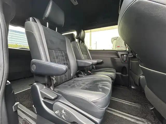 トヨタ エスクァイア Gi プレミアムパッケージ ブラックテーラード 大阪府 2020(令2)年 1.2万km ブラック 純正１０インチナビ/   フルセグTV/CD/DVD/Bluetooth/USB/バックモニター/１２．１型後席モニター/衝突軽減ブレーキ/横滑り防止装置/前席シートヒーター/両側パワースライドドア/クルーズコントロール/レーンキープアシスト/オートマチックハイビーム/ドライブレコーダー/コーナーセンサー/純正フロアマット/プッシュスタート/スマートキー/ETC/LED