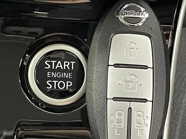 日産 セレナ ハイウェイS V アーバンクロム 熊本県 2021(令3)年 3.9万km ダイヤモンドブラック 純正ナビ（ＣＤ・ＤＶＤ・フルセグ・ＢＴ）/全周囲カメラ　/純正後席モニター　/ビルトインＥＴＣ　/純正前方ドライブレコーダー　/両側パワースライドドア　/レーダークルーズコントロール/前後クリアランスソナー　/前席シートヒーター/ステアリングヒーター/プロパイロット/エマージェンシーブレーキ/レーンキープアシスト/標識認識機能/横滑り防止/アイドリングストップ/電動パーキングブレーキ/ブレーキホールド/インテリジェントルームミラー/純正フロアマット/純正１６インチAW/オートライト/LEDヘッドライト/フォグライト/スマートキー/プッシュスタート