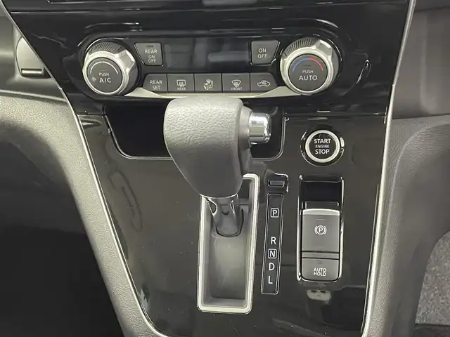 日産 セレナ ハイウェイS V アーバンクロム 熊本県 2021(令3)年 3.9万km ダイヤモンドブラック 純正ナビ（ＣＤ・ＤＶＤ・フルセグ・ＢＴ）/全周囲カメラ　/純正後席モニター　/ビルトインＥＴＣ　/純正前方ドライブレコーダー　/両側パワースライドドア　/レーダークルーズコントロール/前後クリアランスソナー　/前席シートヒーター/ステアリングヒーター/プロパイロット/エマージェンシーブレーキ/レーンキープアシスト/標識認識機能/横滑り防止/アイドリングストップ/電動パーキングブレーキ/ブレーキホールド/インテリジェントルームミラー/純正フロアマット/純正１６インチAW/オートライト/LEDヘッドライト/フォグライト/スマートキー/プッシュスタート